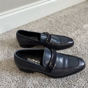 Salvatore Ferragamo Loafer with Gancini Ornament / Navy Blue / Men’s Size 8.5